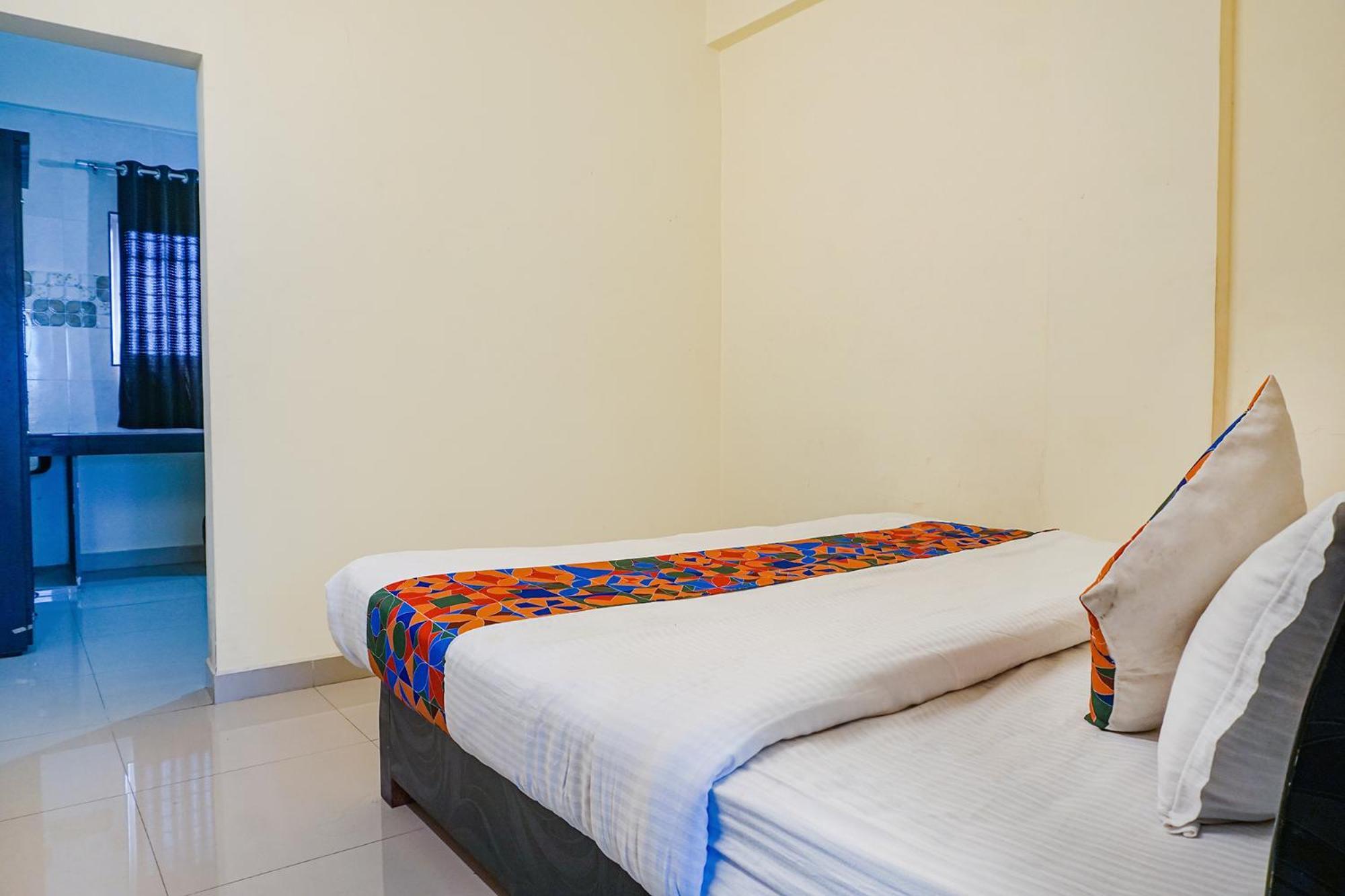 Fabexpress Vaishnav Inn Talegaon Dabhade Esterno foto