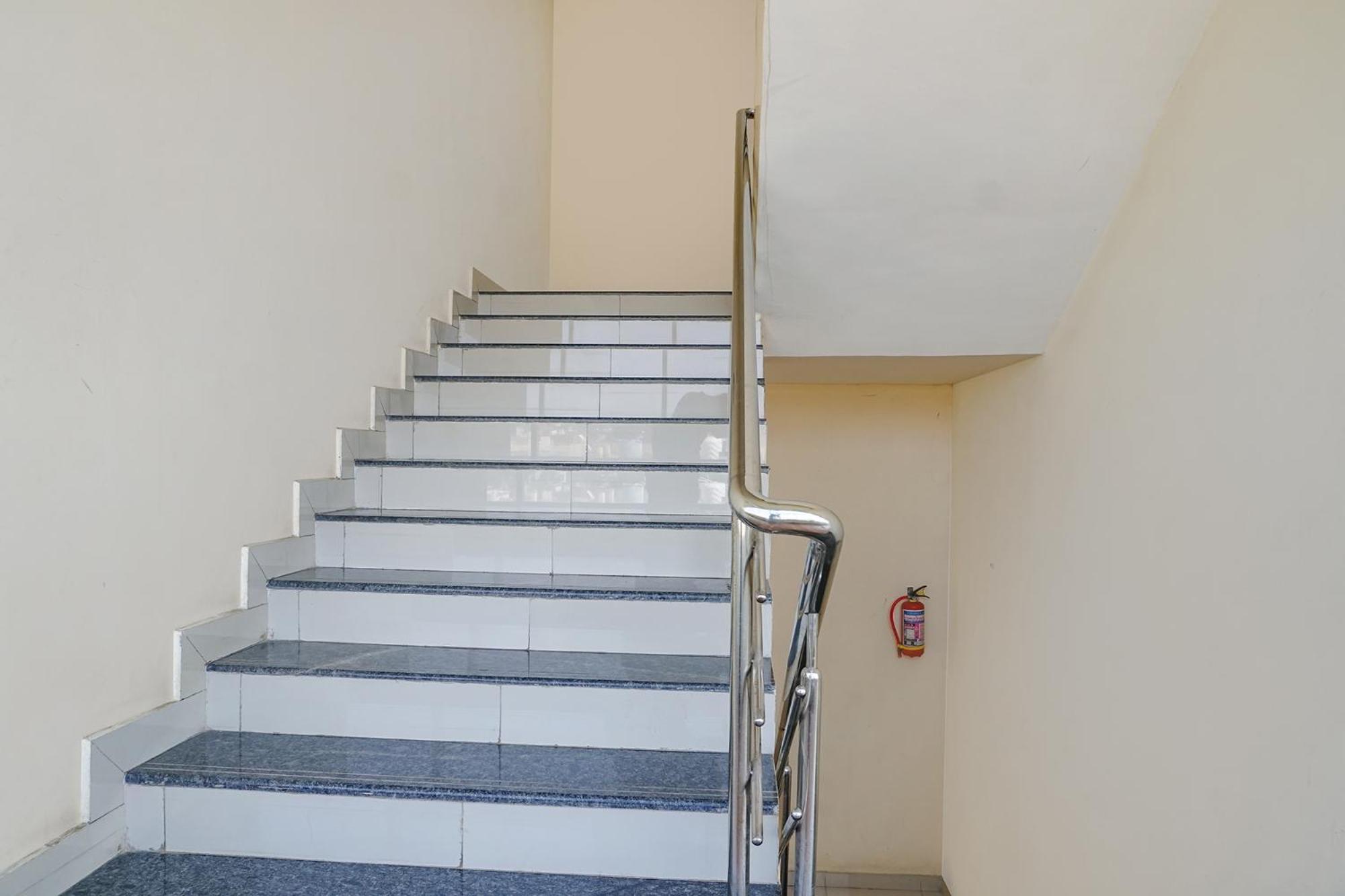 Fabexpress Vaishnav Inn Talegaon Dabhade Esterno foto