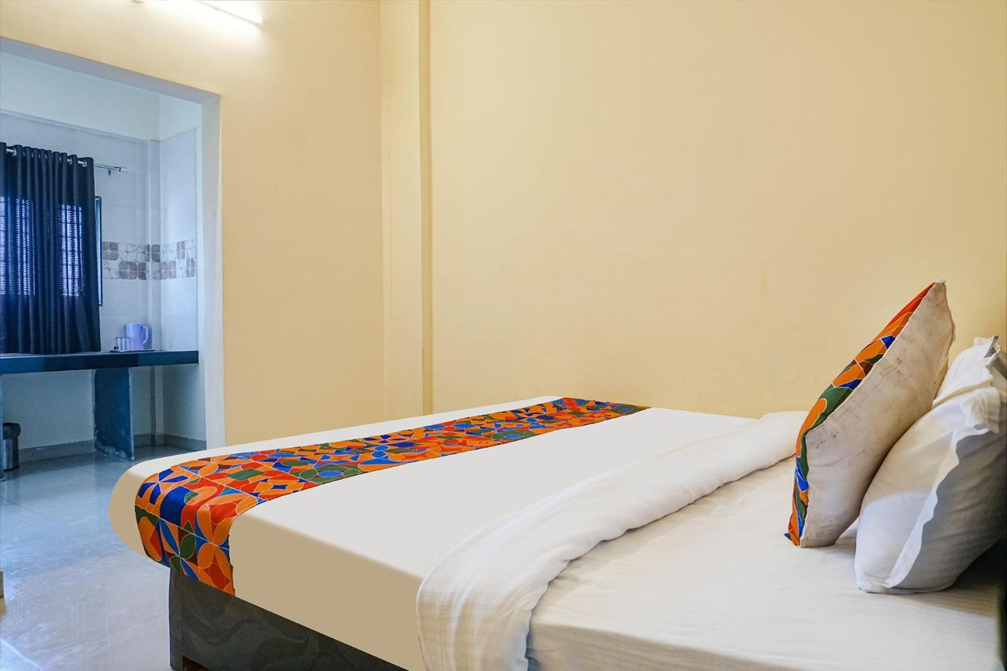 Fabexpress Vaishnav Inn Talegaon Dabhade Esterno foto