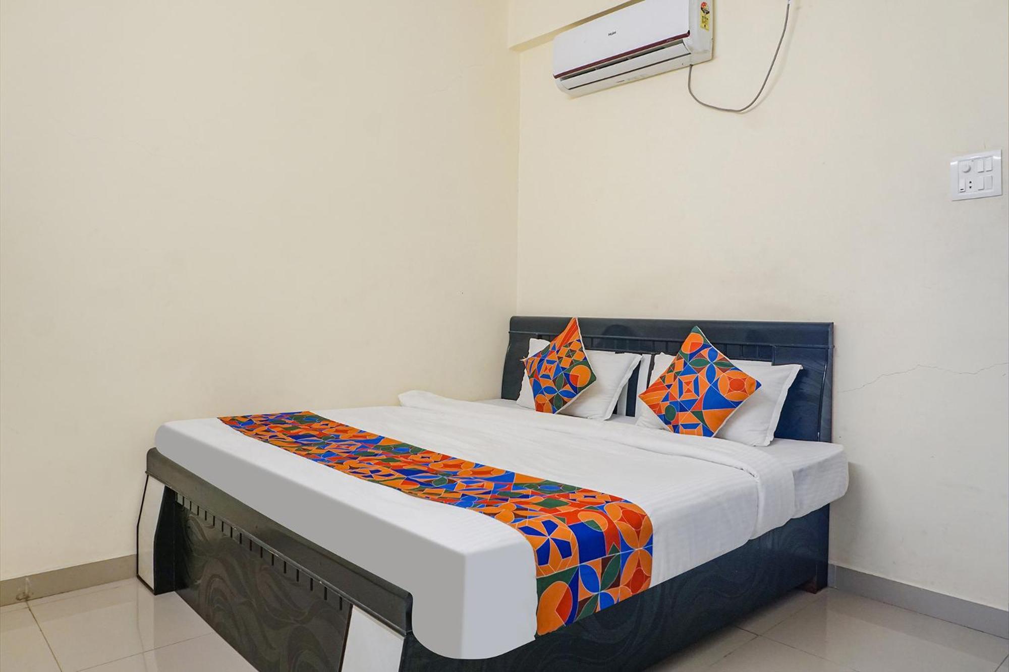 Fabexpress Vaishnav Inn Talegaon Dabhade Esterno foto