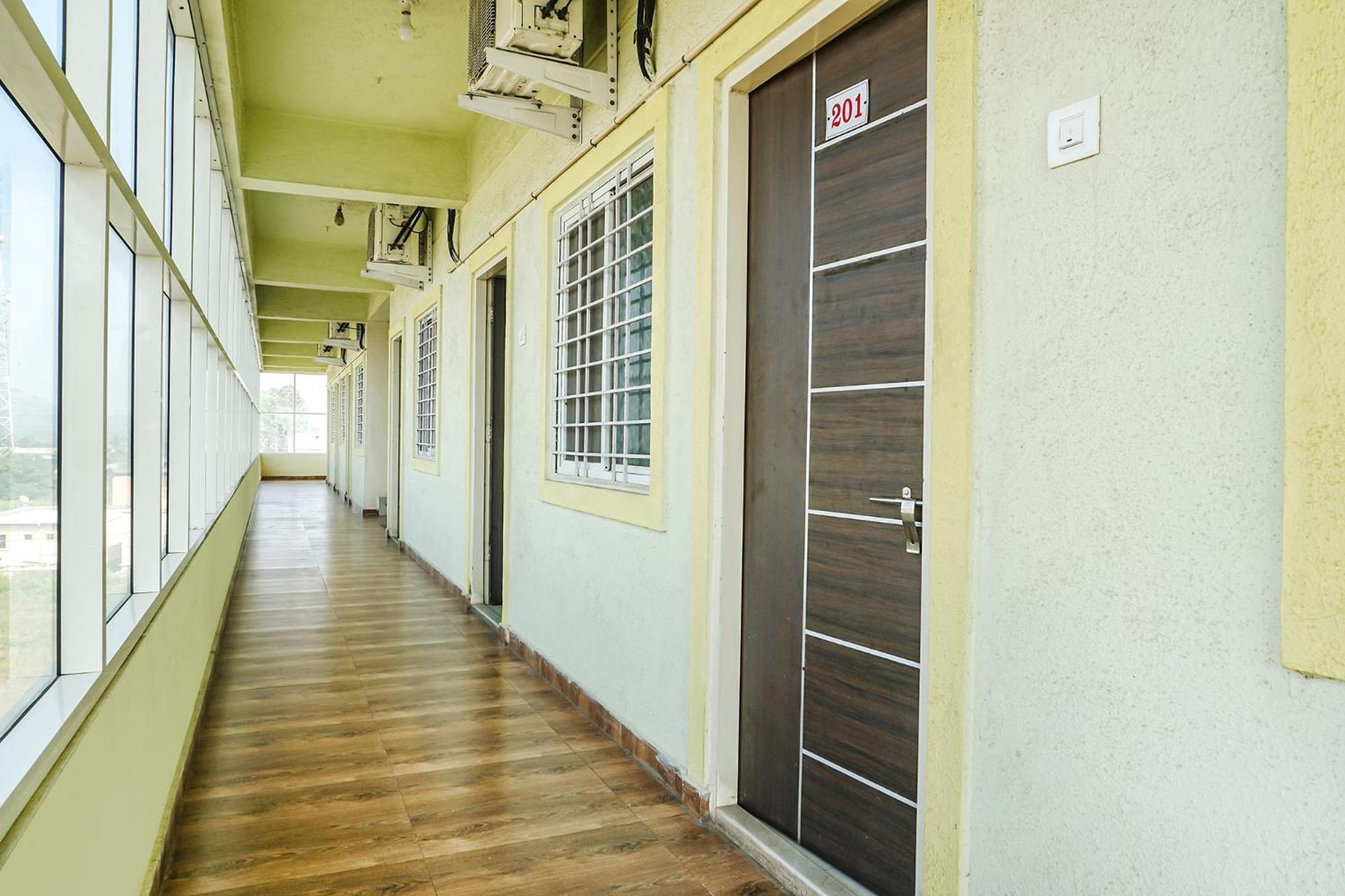 Fabexpress Vaishnav Inn Talegaon Dabhade Esterno foto